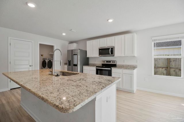 4010 Whitetail Ln, Pensacola, FL 32526