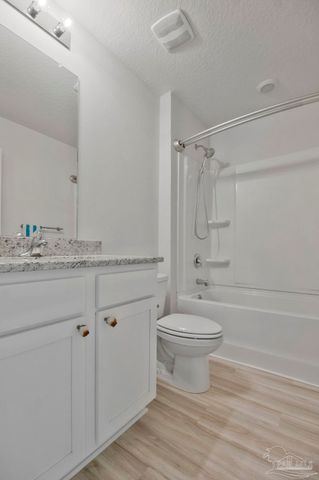 4010 Whitetail Ln, Pensacola, FL 32526