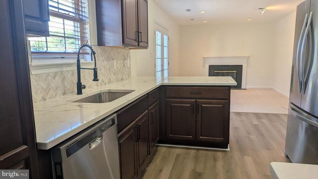 13296 ORANGEWOOD DR, Woodbridge, VA 22193