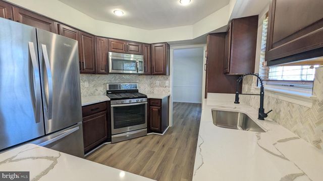 13296 ORANGEWOOD DR, Woodbridge, VA 22193