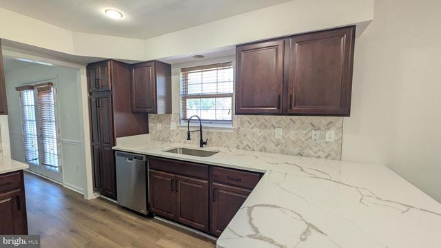 13296 ORANGEWOOD DR, Woodbridge, VA 22193