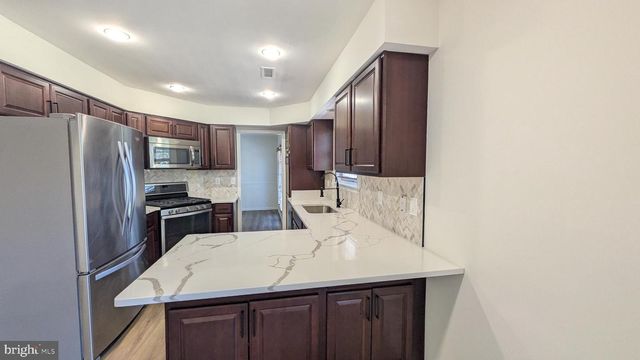 13296 ORANGEWOOD DR, Woodbridge, VA 22193