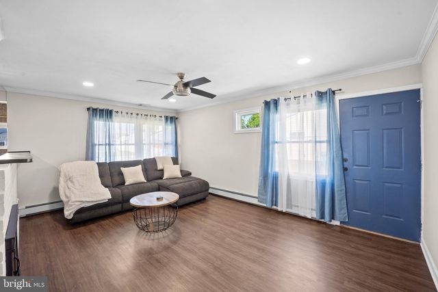 264 GOLDENRIDGE DR, Levittown, PA 19057