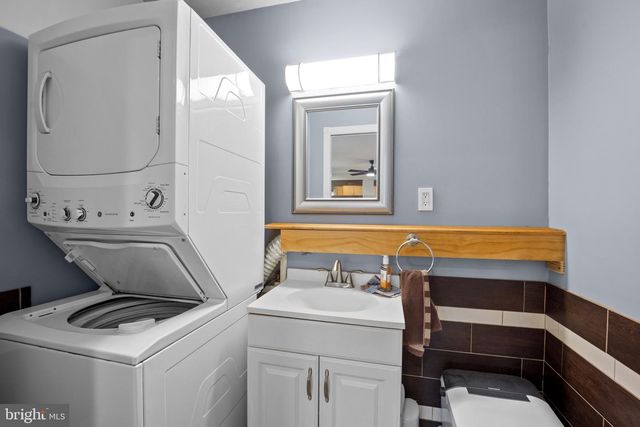 264 GOLDENRIDGE DR, Levittown, PA 19057