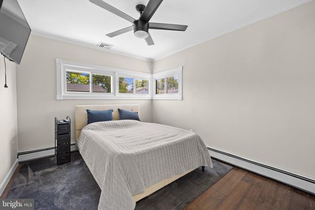 264 GOLDENRIDGE DR, Levittown, PA 19057