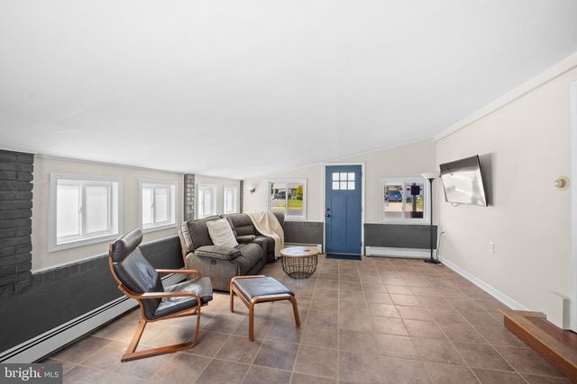 264 GOLDENRIDGE DR, Levittown, PA 19057