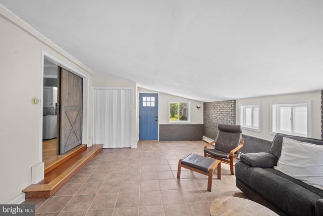 264 GOLDENRIDGE DR, Levittown, PA 19057
