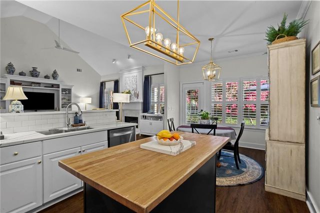 2674 Thornberry Place, Marietta, GA 30066