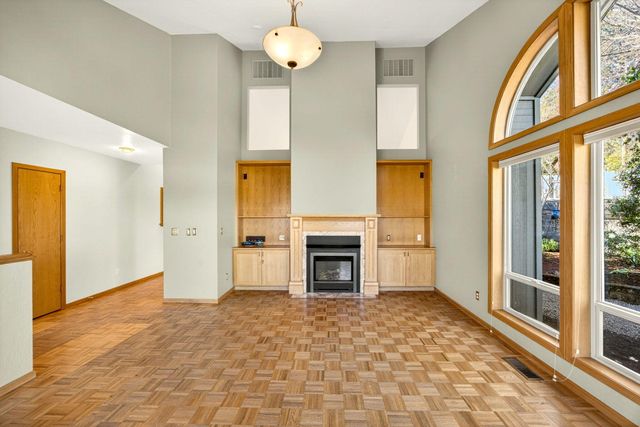 1800 Peachey Road, Ashland, OR 97520