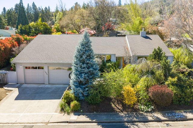 1800 Peachey Road, Ashland, OR 97520