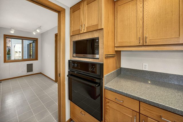 1800 Peachey Road, Ashland, OR 97520