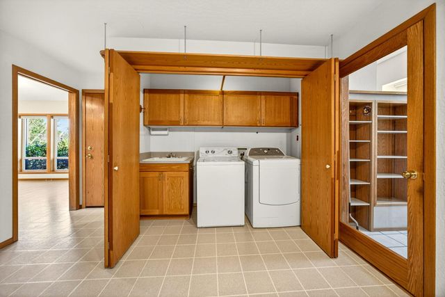 1800 Peachey Road, Ashland, OR 97520