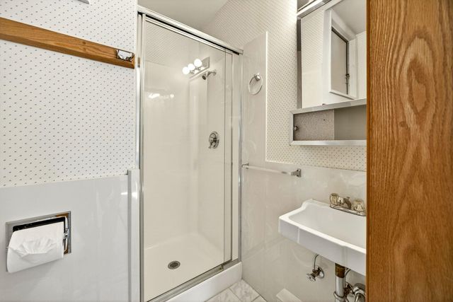 1800 Peachey Road, Ashland, OR 97520