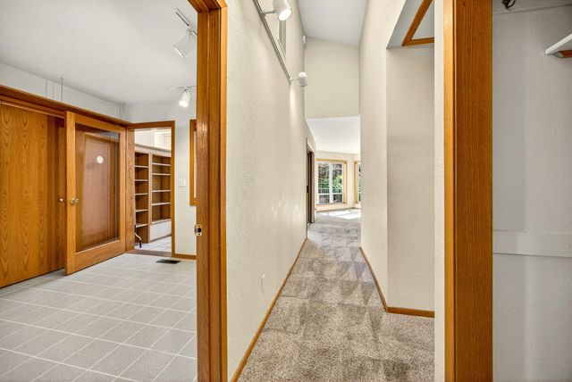 1800 Peachey Road, Ashland, OR 97520