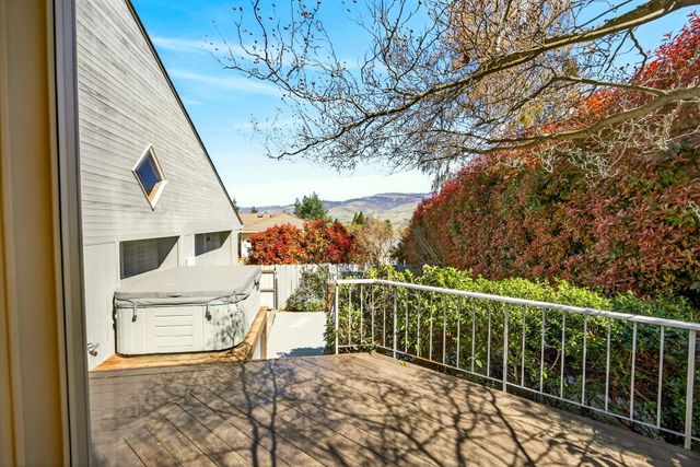 1800 Peachey Road, Ashland, OR 97520