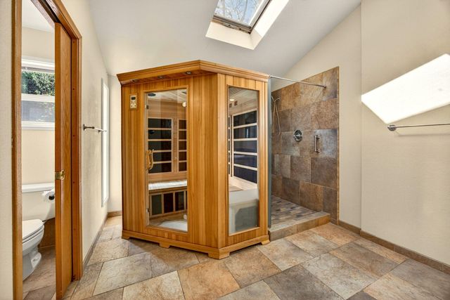 1800 Peachey Road, Ashland, OR 97520