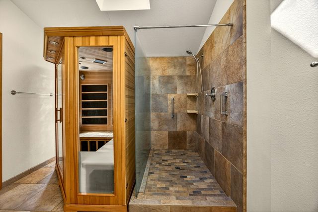 1800 Peachey Road, Ashland, OR 97520