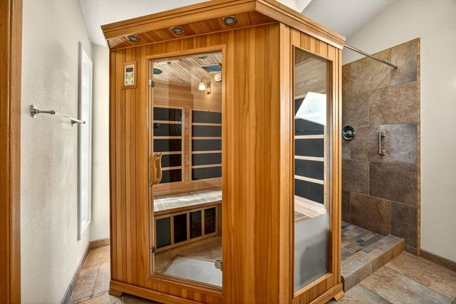 1800 Peachey Road, Ashland, OR 97520