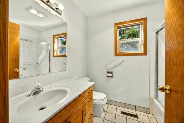 1800 Peachey Road, Ashland, OR 97520