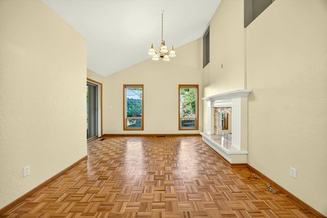 1800 Peachey Road, Ashland, OR 97520