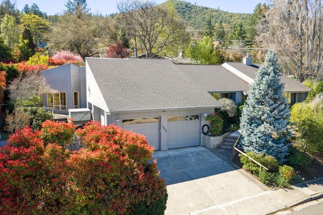 1800 Peachey Road, Ashland, OR 97520