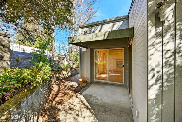 1800 Peachey Road, Ashland, OR 97520