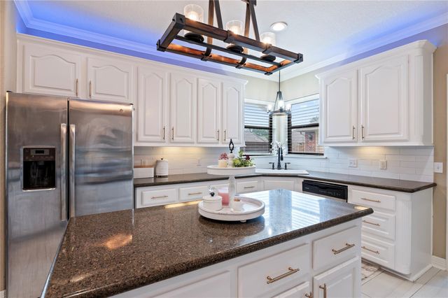 4223 Bolton Avenue, Santa Fe, TX 77510