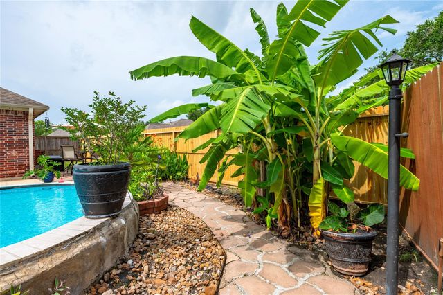 4223 Bolton Avenue, Santa Fe, TX 77510