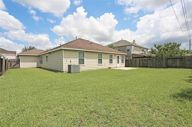 7027 Parkford Meadow Drive, Cypress, TX 77433