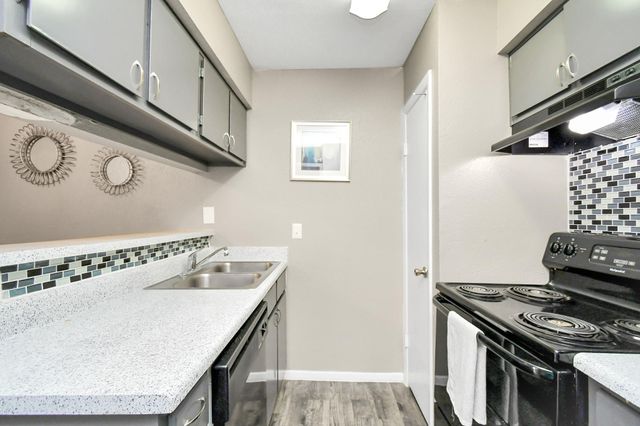 12211 Fondren 1401, Houston, TX 77035