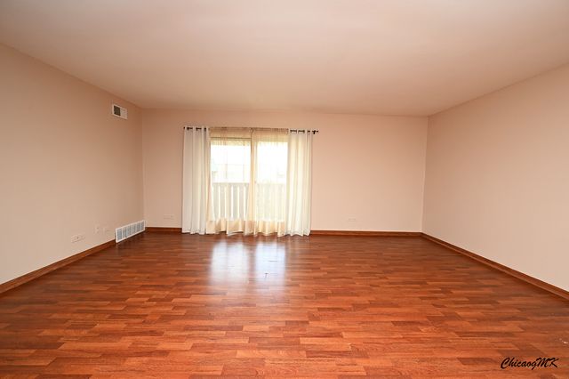 675 Grove Drive 409, Elk Grove Village, IL 60007