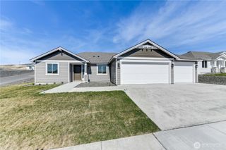 315 N Lessor Loop, Moses Lake, WA 98837