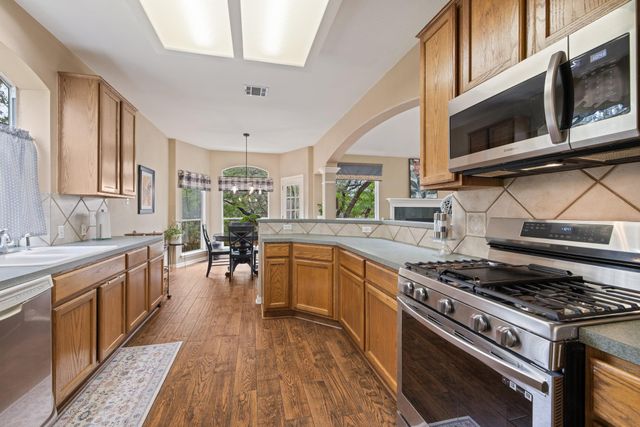 1037 Cashew LN, Cedar Park, TX 78613