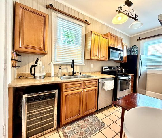 2014 JACKSON STREET N 2, St Petersburg, FL 33704