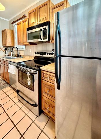 2014 JACKSON STREET N 2, St Petersburg, FL 33704