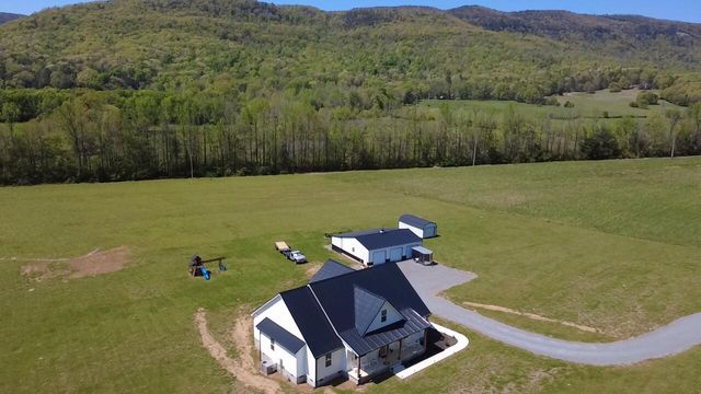 209 W Valley Road, Dunlap, TN 37327