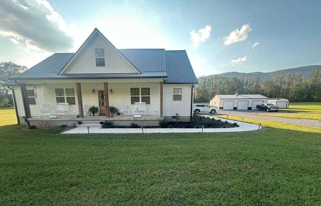 209 W Valley Road, Dunlap, TN 37327