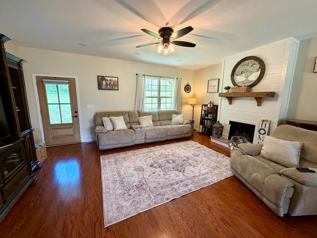 209 W Valley Road, Dunlap, TN 37327
