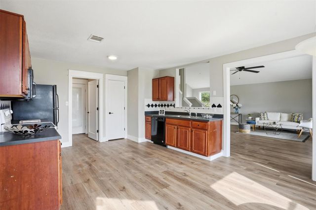 2306 Georgian DR, Georgetown, TX 78626