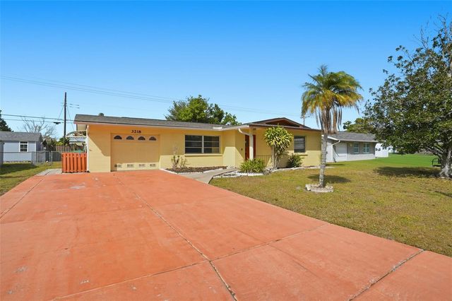 3218 OXFORD DRIVE W, Bradenton, FL 34205