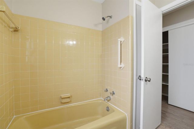 3218 OXFORD DRIVE W, Bradenton, FL 34205