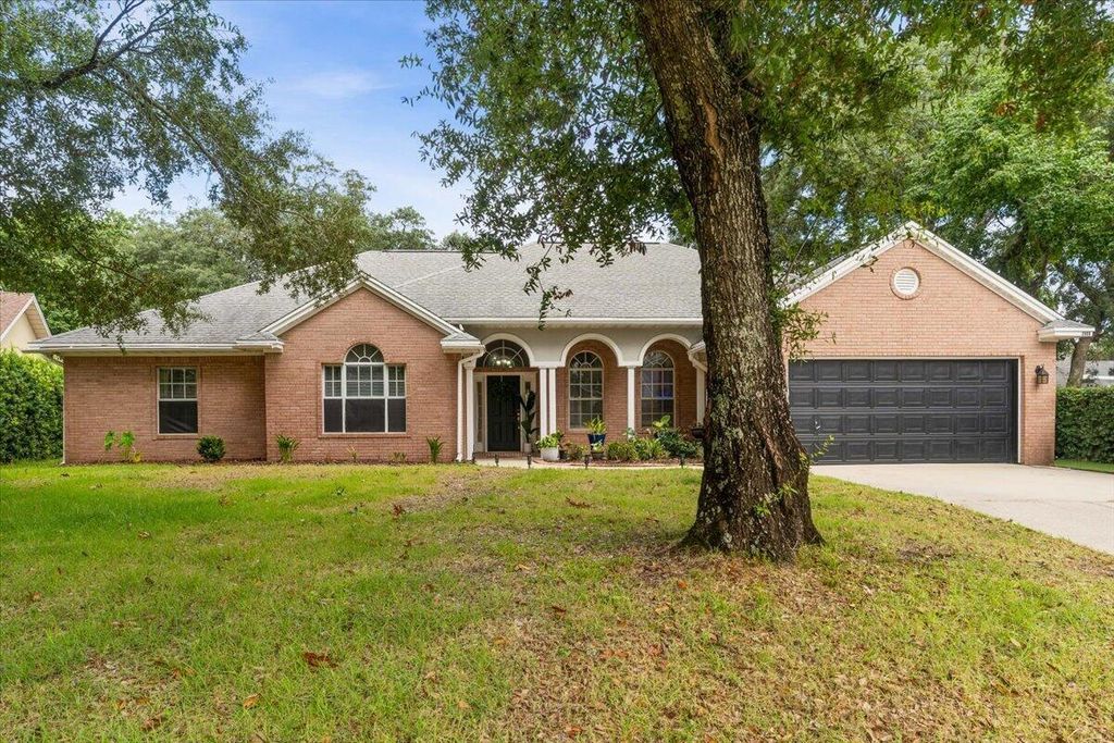 Image 1 of property listing at 2809 Lee Trevino Court, Shalimar, FL 32579