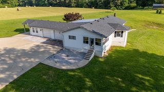 876 W Point Rd, Lawrenceburg, TN 38464