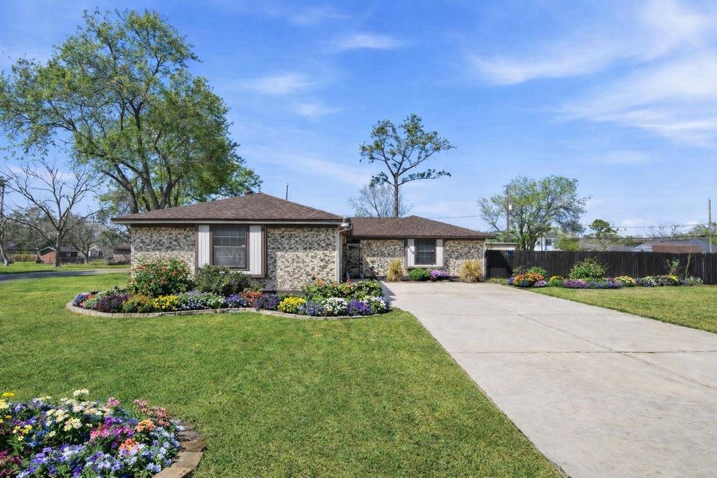 815 Wisconsin Street, South Houston, TX 77587