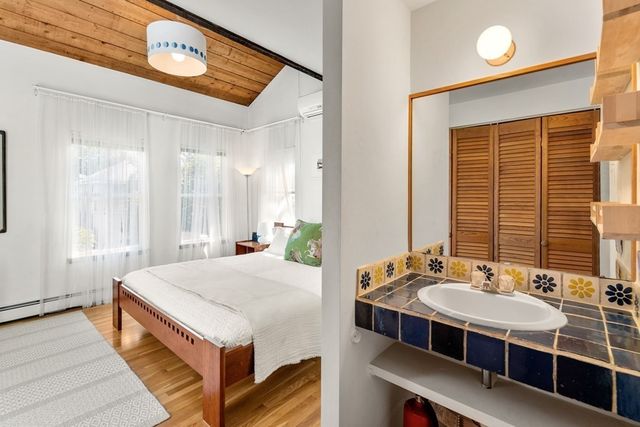 111 Chilton St 111, Cambridge, MA 02138