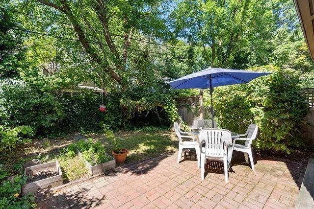 111 Chilton St 111, Cambridge, MA 02138