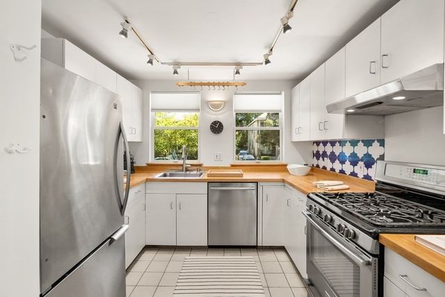 111 Chilton St 111, Cambridge, MA 02138