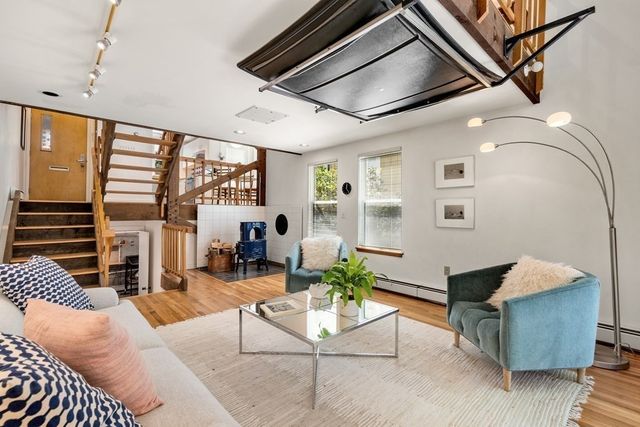 111 Chilton St 111, Cambridge, MA 02138