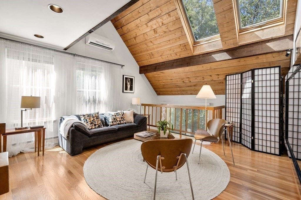 111 Chilton St 111, Cambridge, MA 02138