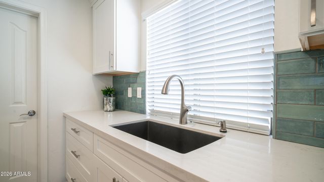 7516 E CHRISTMAS CHOLLA Drive, Scottsdale, AZ 85255